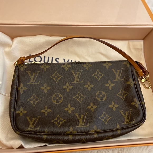 Authentic Louis Vuitton Pochette - Picture 12 of 13